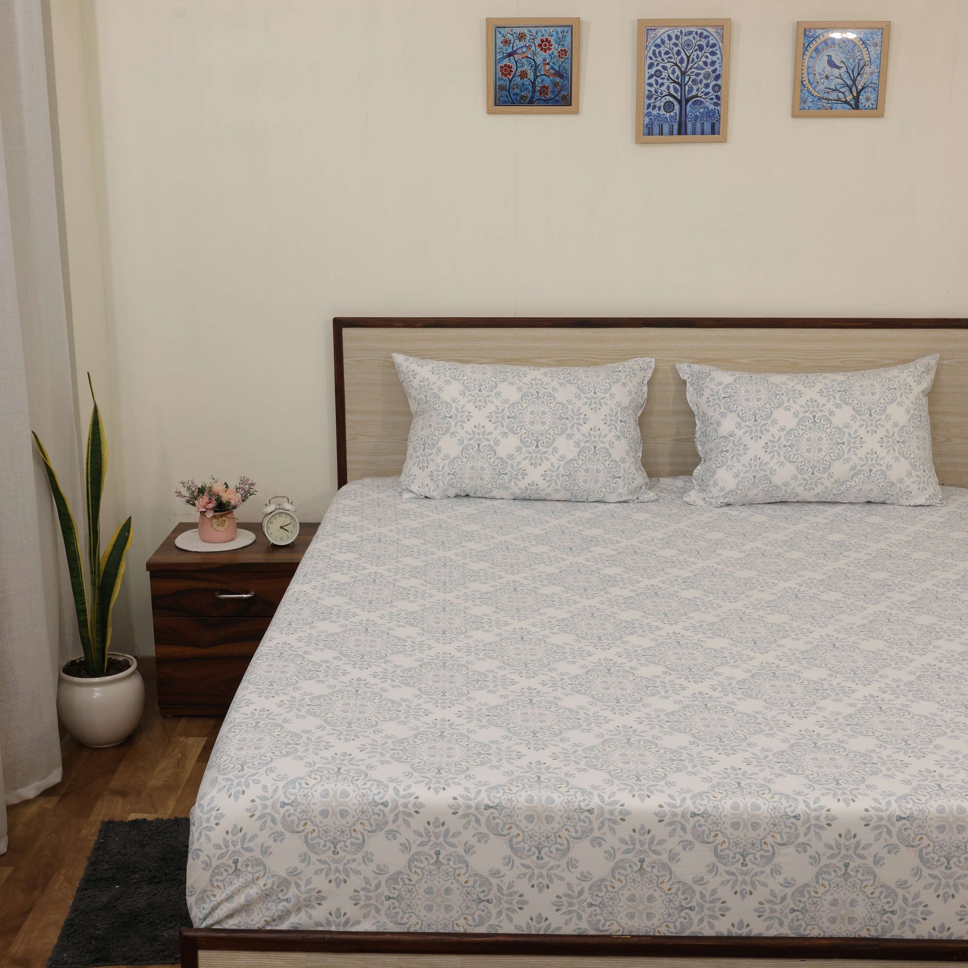 Super Soft Microfiber Fitted Bedsheet | All-Round Elastic | 10-Inch Deep Pocket | Fade, Stain & Wrinkle Resistant | 2 Pillow Covers (Paisley Charm Print)