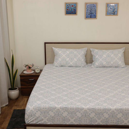 Super Soft Microfiber Fitted Bedsheet | All-Round Elastic | 10-Inch Deep Pocket | Fade, Stain & Wrinkle Resistant | 2 Pillow Covers (Paisley Charm Print)