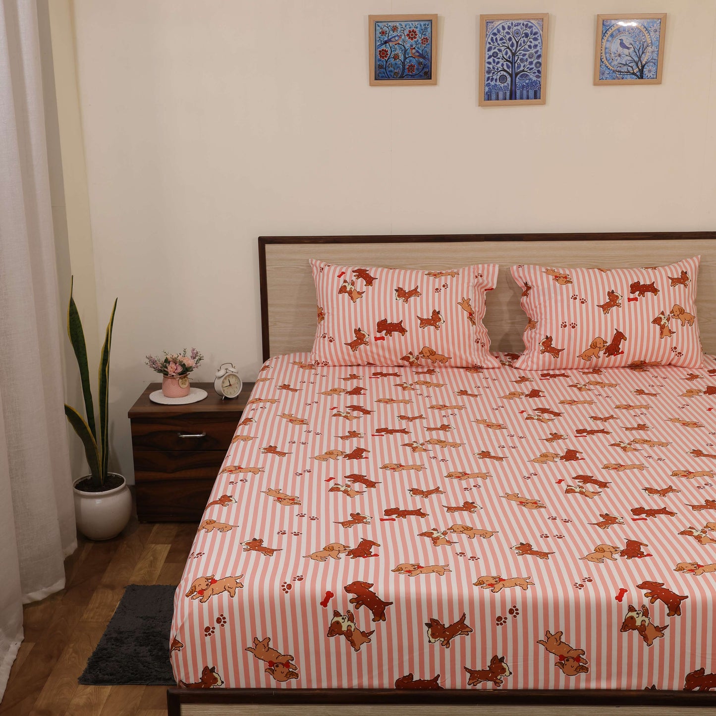 Super Soft Microfiber Fitted Bedsheet | All-Round Elastic | 10-Inch Deep Pocket | Fade, Stain & Wrinkle Resistant | 2 Pillow Covers (Puppy Love Print)